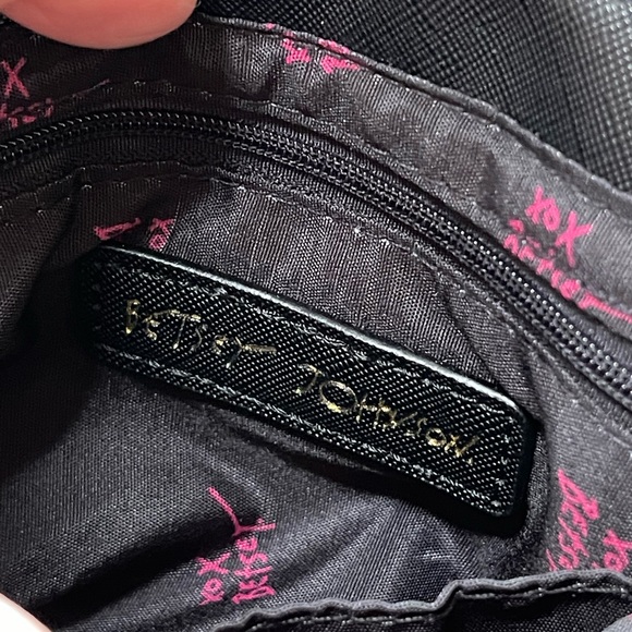 Betsey Johnson Black Velvet Quilted Crossbody Bag Chain Strap Coin AirPods Pouch - Picture 10 of 12
